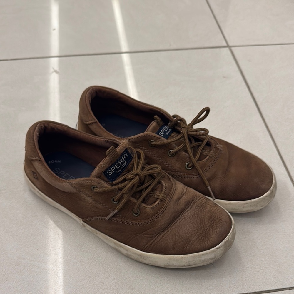 Sperry Brown Boat Shoes with Suede Upper and Lace-Up Design